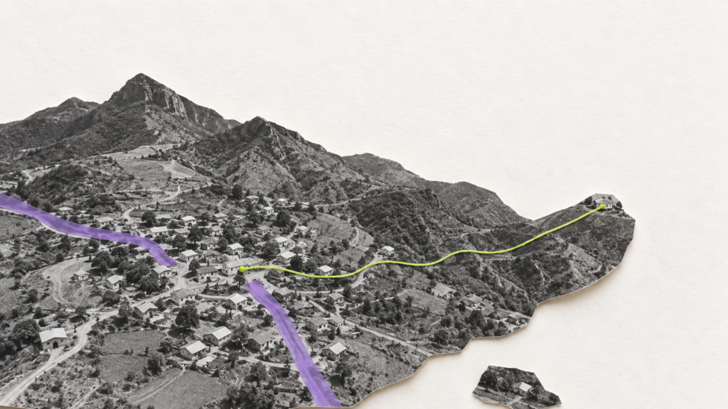 Un poblado disperso entre montañas aparece como recorte fotográfico en blanco y negro. Dos caminos llevan tiras moradas y un hilo verde recorre el terreno desde las casas agrupadas hasta una vivienda aislada, para mostrar el reto de hacer llegar la conexión más lejos.